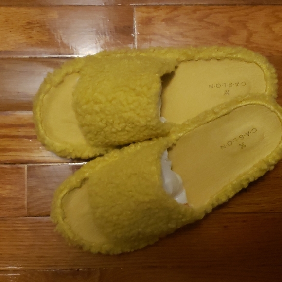 NEW CASLON SLIPPERS - Picture 1 of 4
